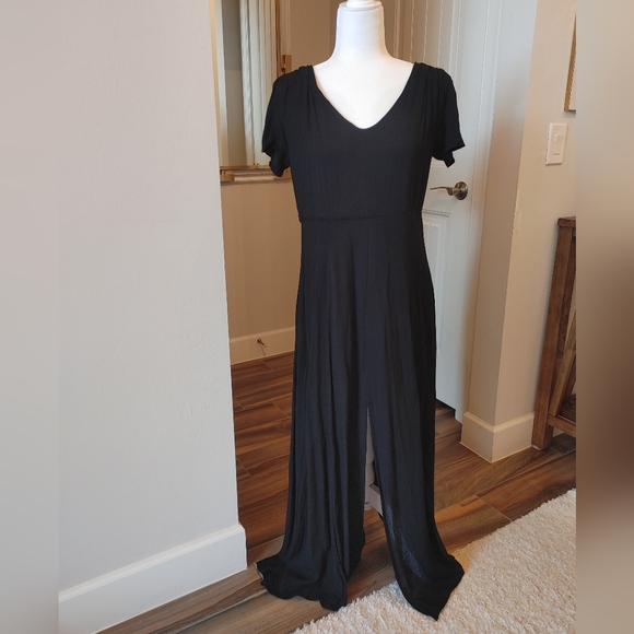 Forever 21 Dresses & Skirts - NWT FOREVER21 Black Casual Maxi Dress - Size Large